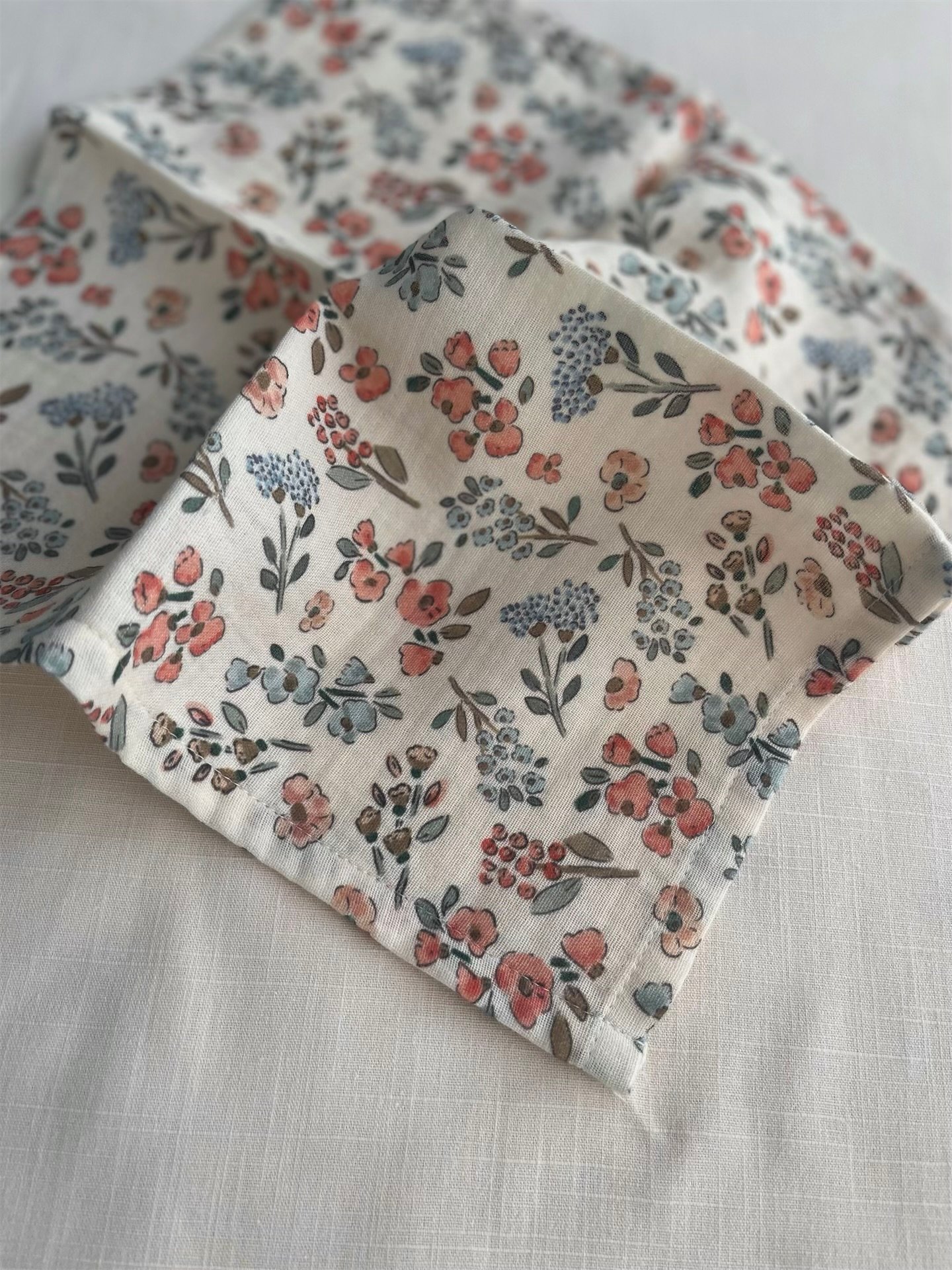 ÇITIR ÇİÇEKLER MÜSLİN AĞIZ VE OMUZ MENDİLİ