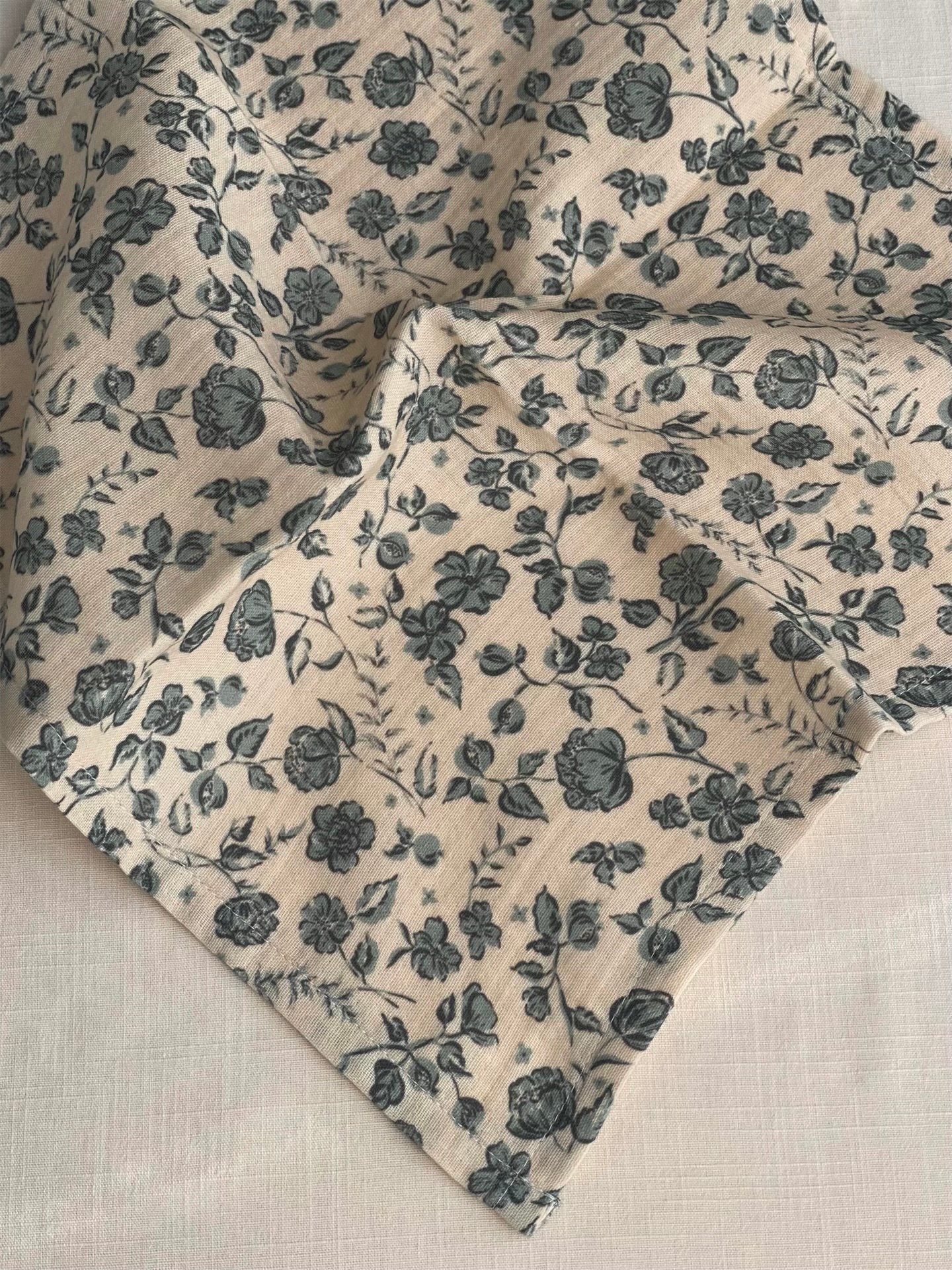 ROYAL VİNTAGE MÜSLİN AĞIZ VE OMUZ MENDİLİ