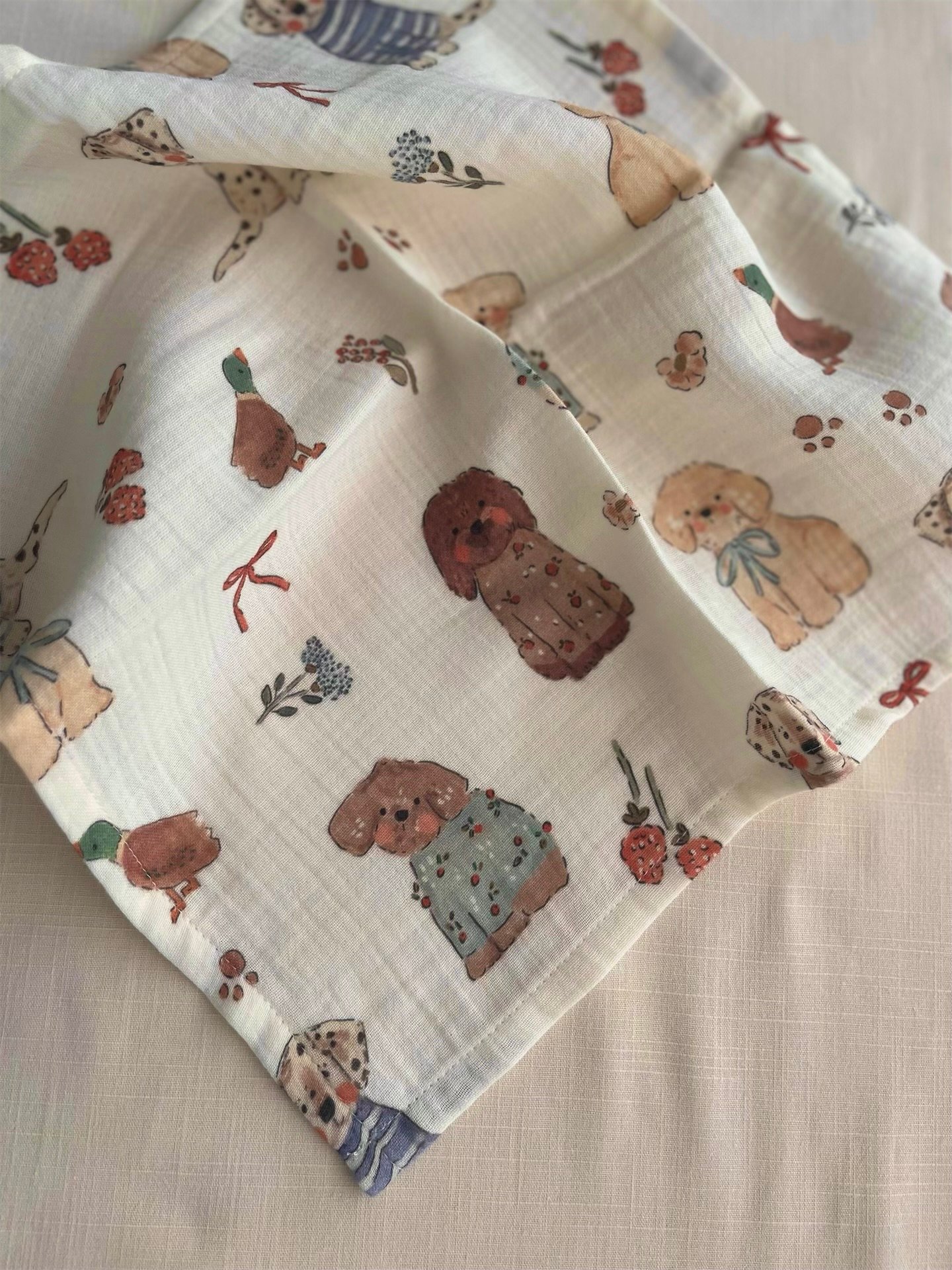 EKRU PUPPY MÜSLİN AĞIZ VE OMUZ MENDİLİ