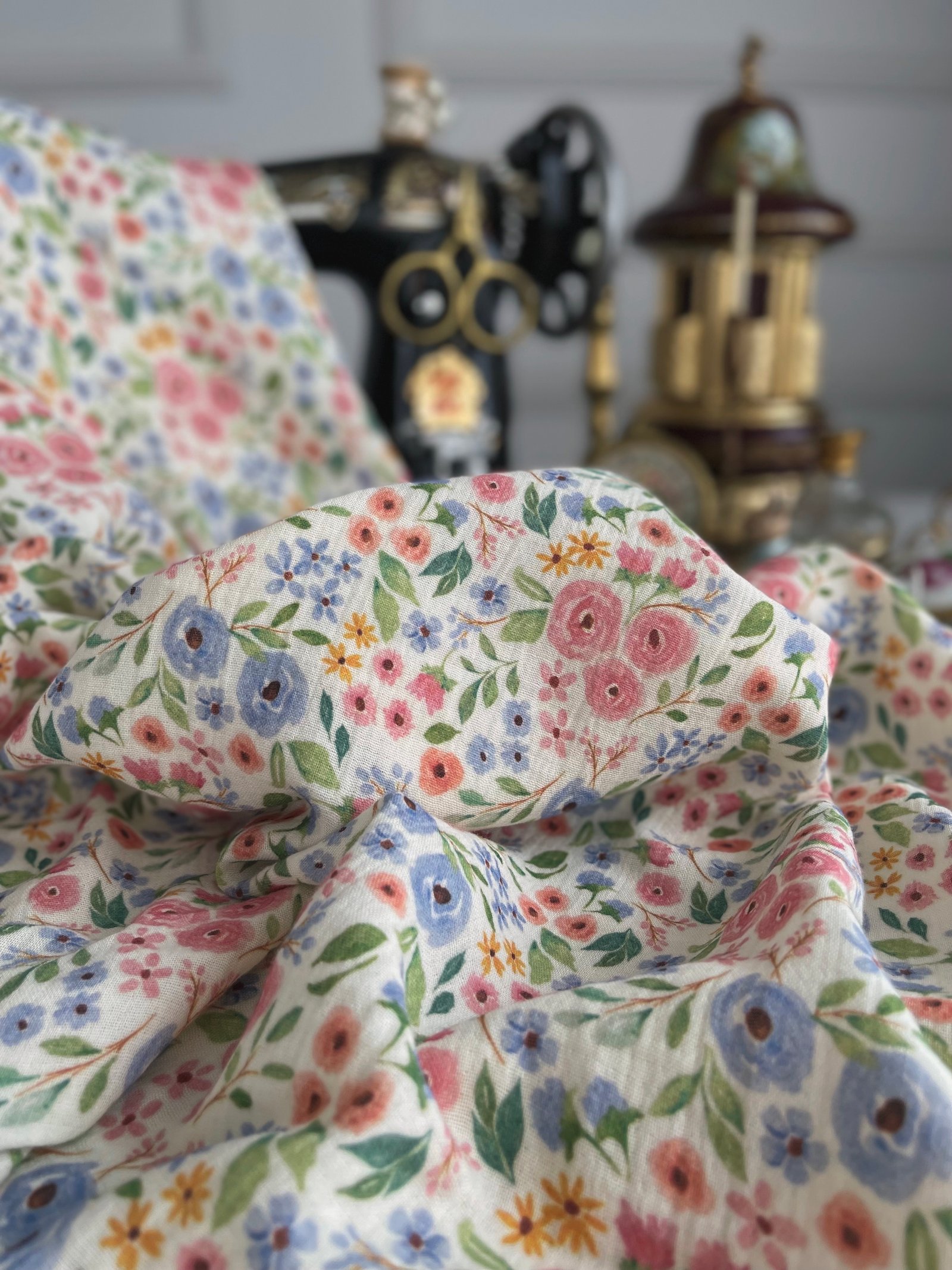 VINTAGE WATERCOLOR FLOWERS MÜSLİN