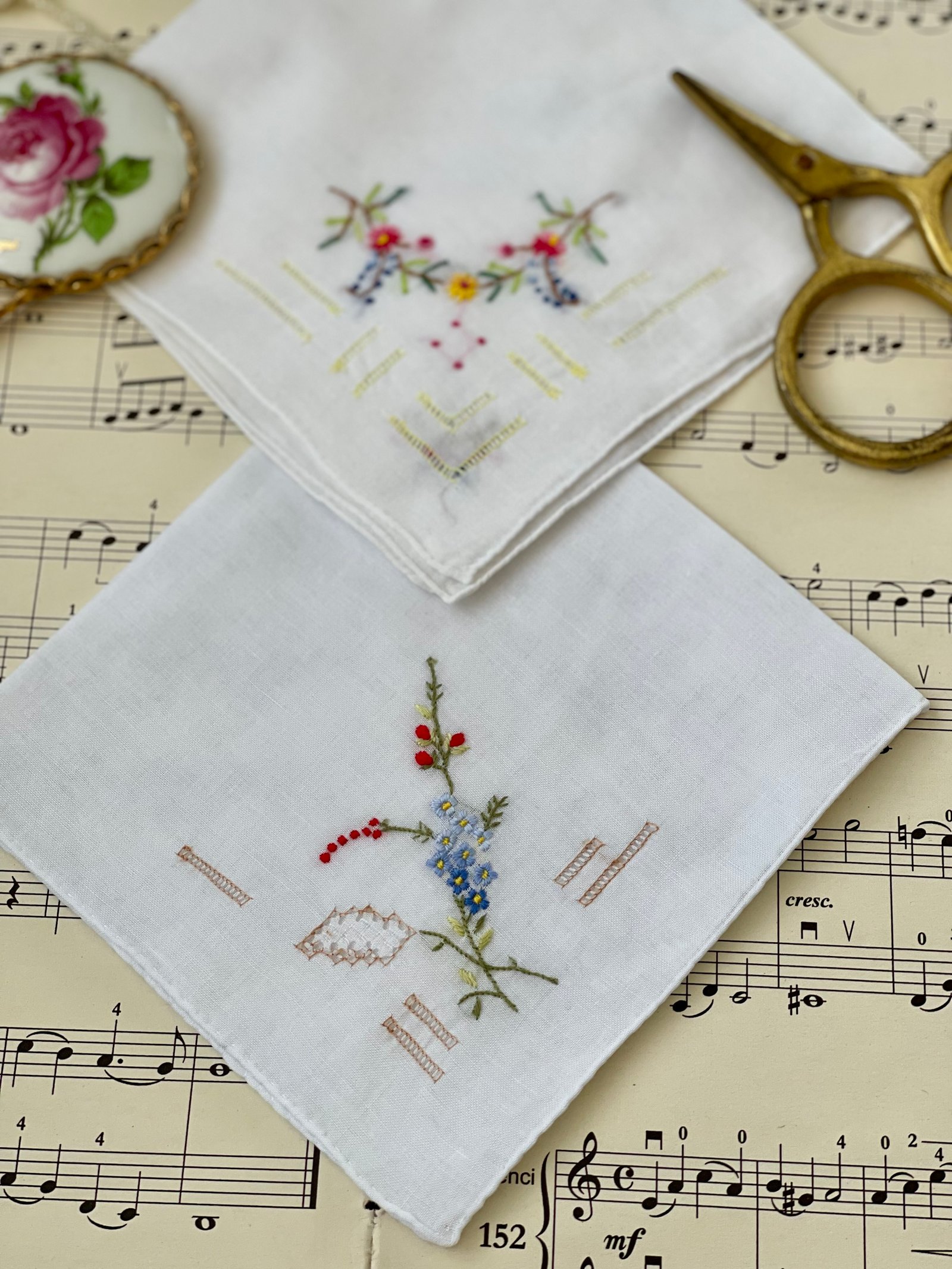 25 no ithal nakışlı vintage mendil